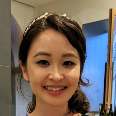 Connie La-Huynh, author image